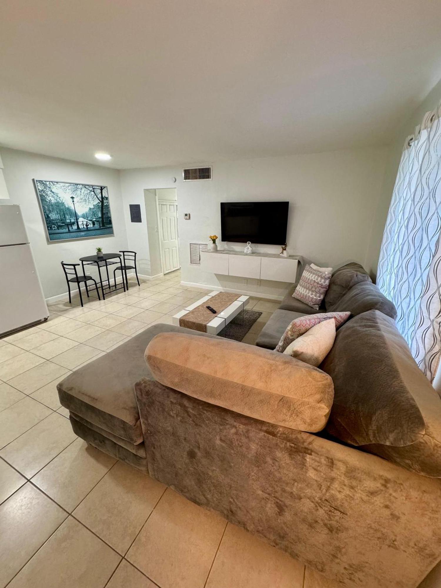 Apartment In Hollywood Close To Beach & Shops 101 Exterior foto